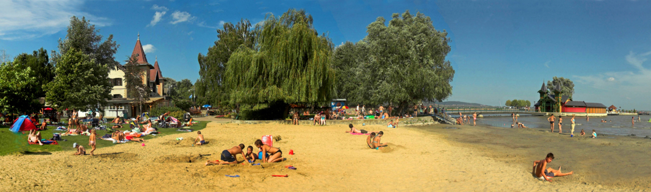 A strandolás díszlettervezői – pillanatkép a keszthelyi Városi strand mindennapjairól